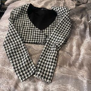 Zara Black and White Blazer with Houndstooth Pattern